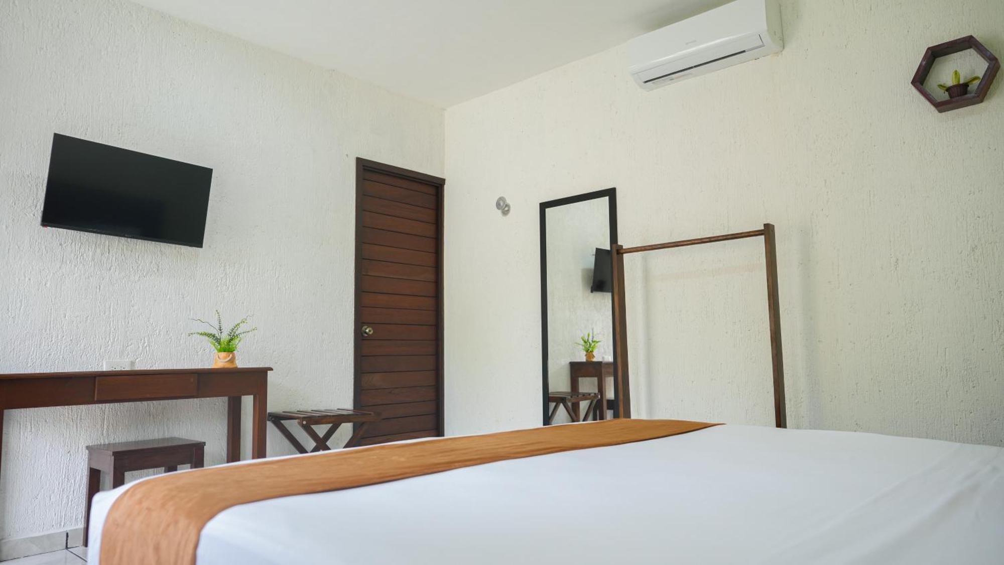 Hotel Del Parque 巴利亚多利德 外观 照片