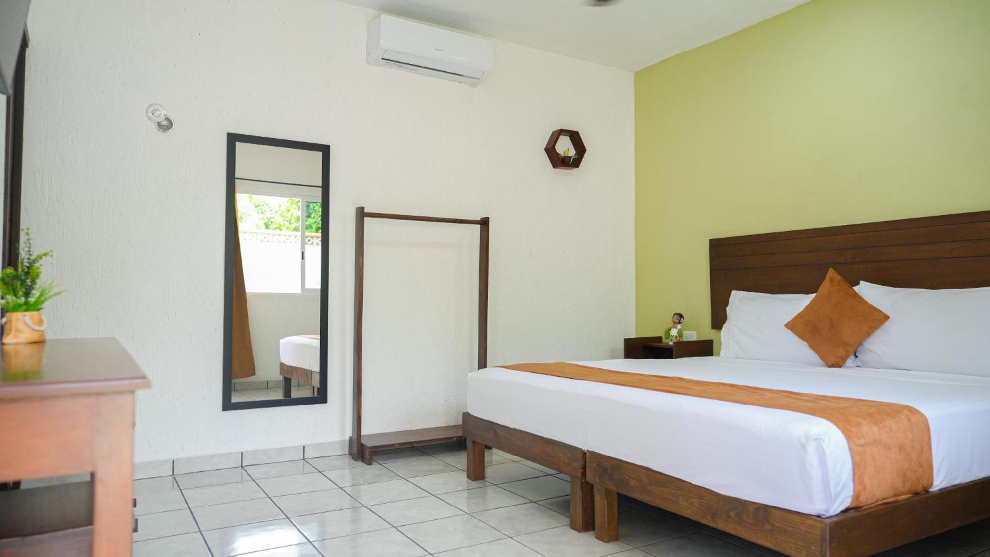 Hotel Del Parque 巴利亚多利德 外观 照片