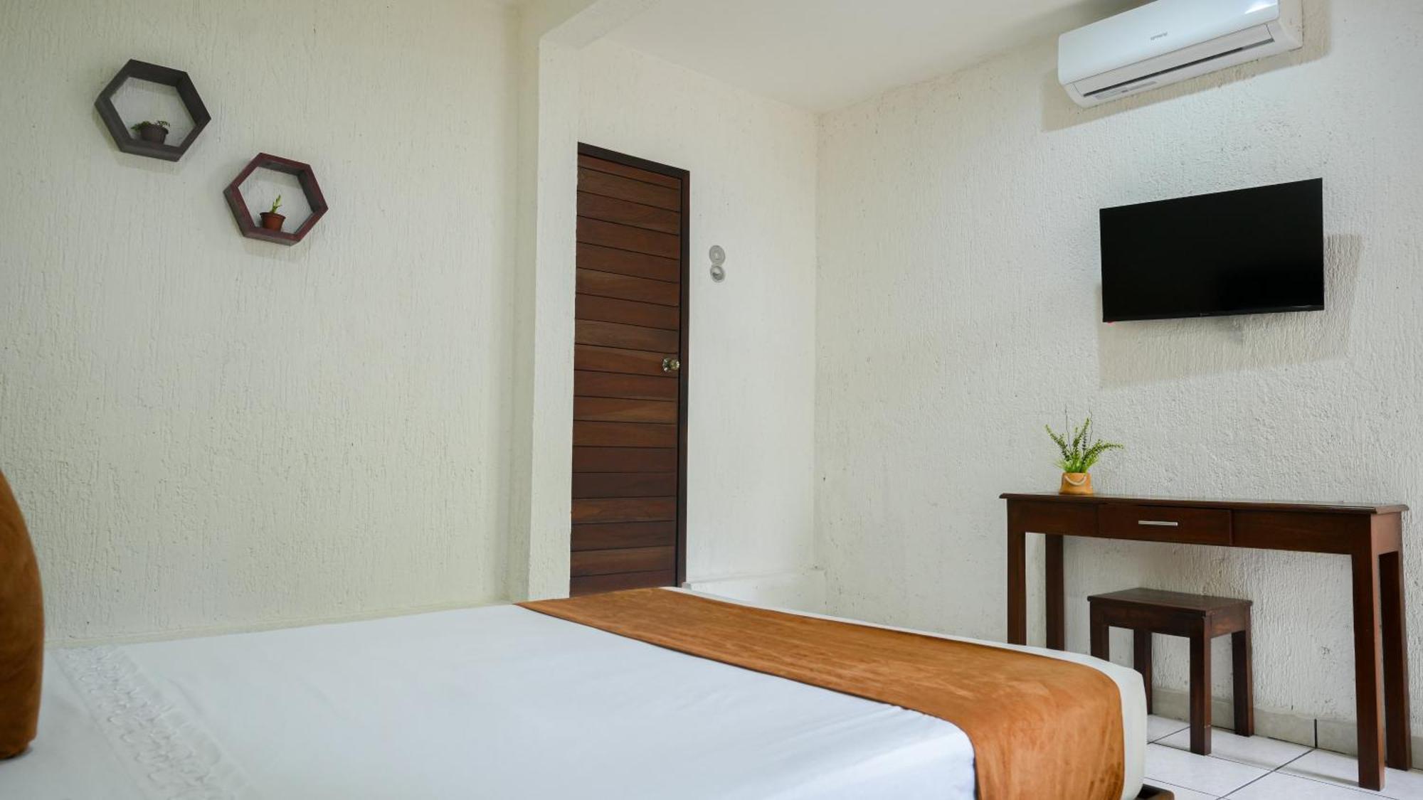 Hotel Del Parque 巴利亚多利德 外观 照片